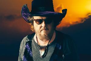 ZUCCHERO – WEIN, WEIB UND JEDE MENGE GESANG